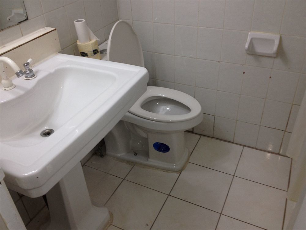 American Plaza Motel London Ngoại thất bức ảnh