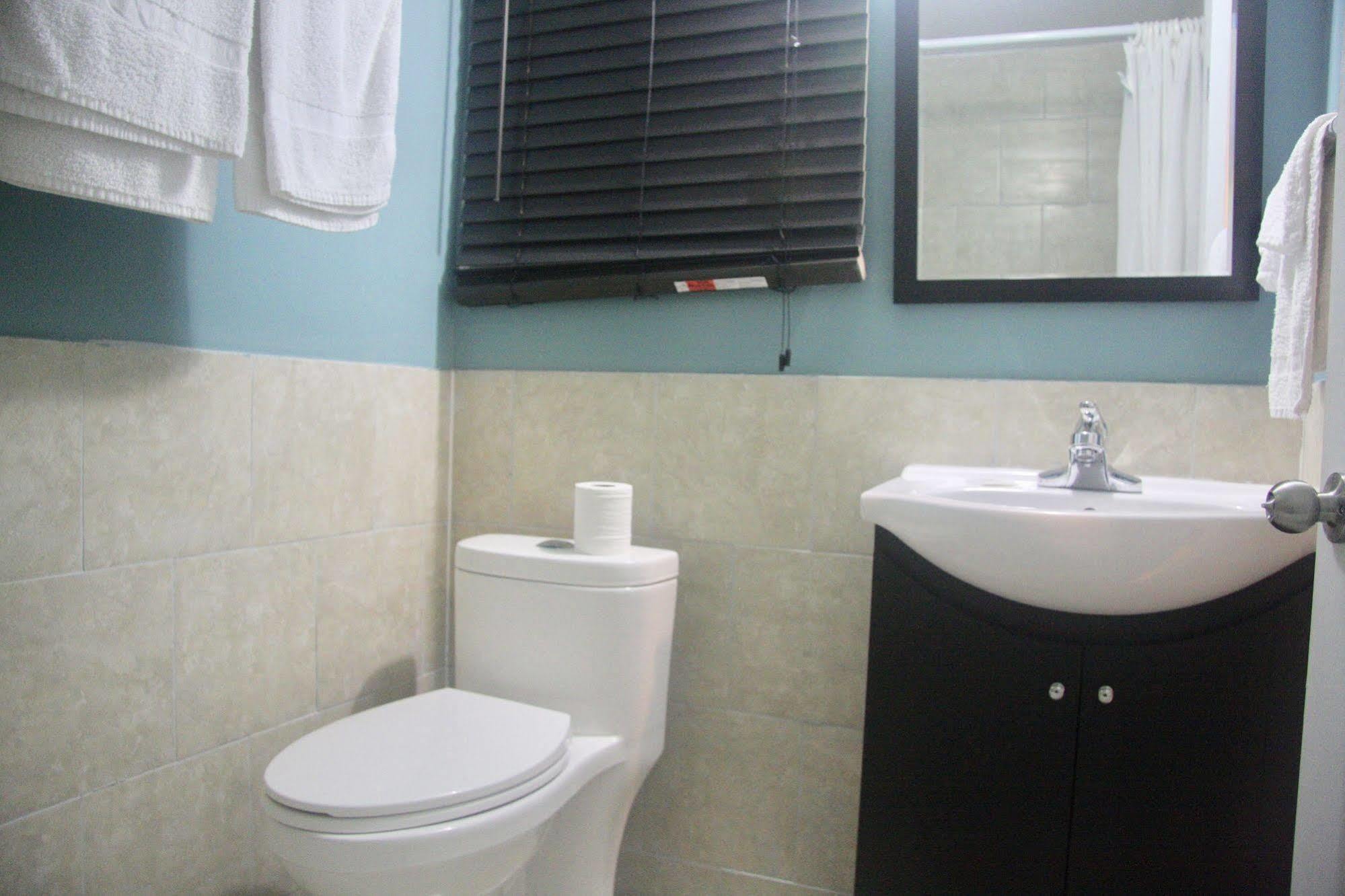American Plaza Motel London Ngoại thất bức ảnh